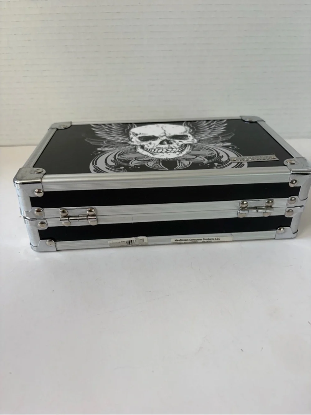 Vaultz‎ skull pencil box